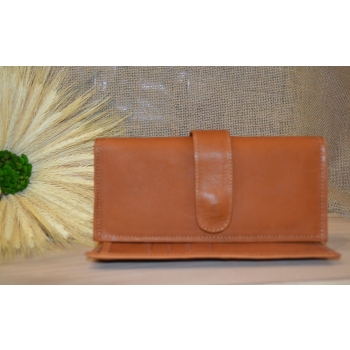 Portfel duży skórzany  brązowy z kwiatowym kolorowym haftem .